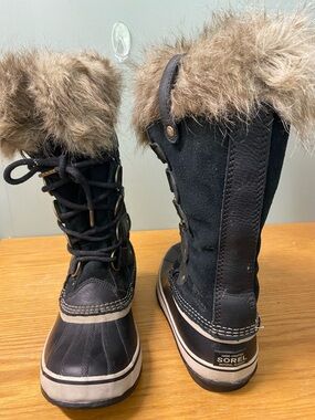 Sorel Black and Brown Faux-Fur Trim Winter Lace-Up Boots